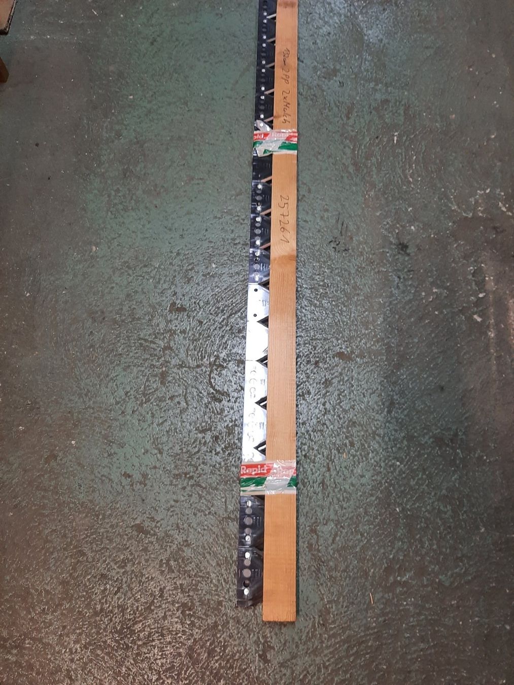 Rapid Alle Maschinen: Zwei Rapid Motormähermesser 132cm Nr. 257261 – Neu (gemäss Beschreibung) aus Eschlikon TG von Freitech.2015