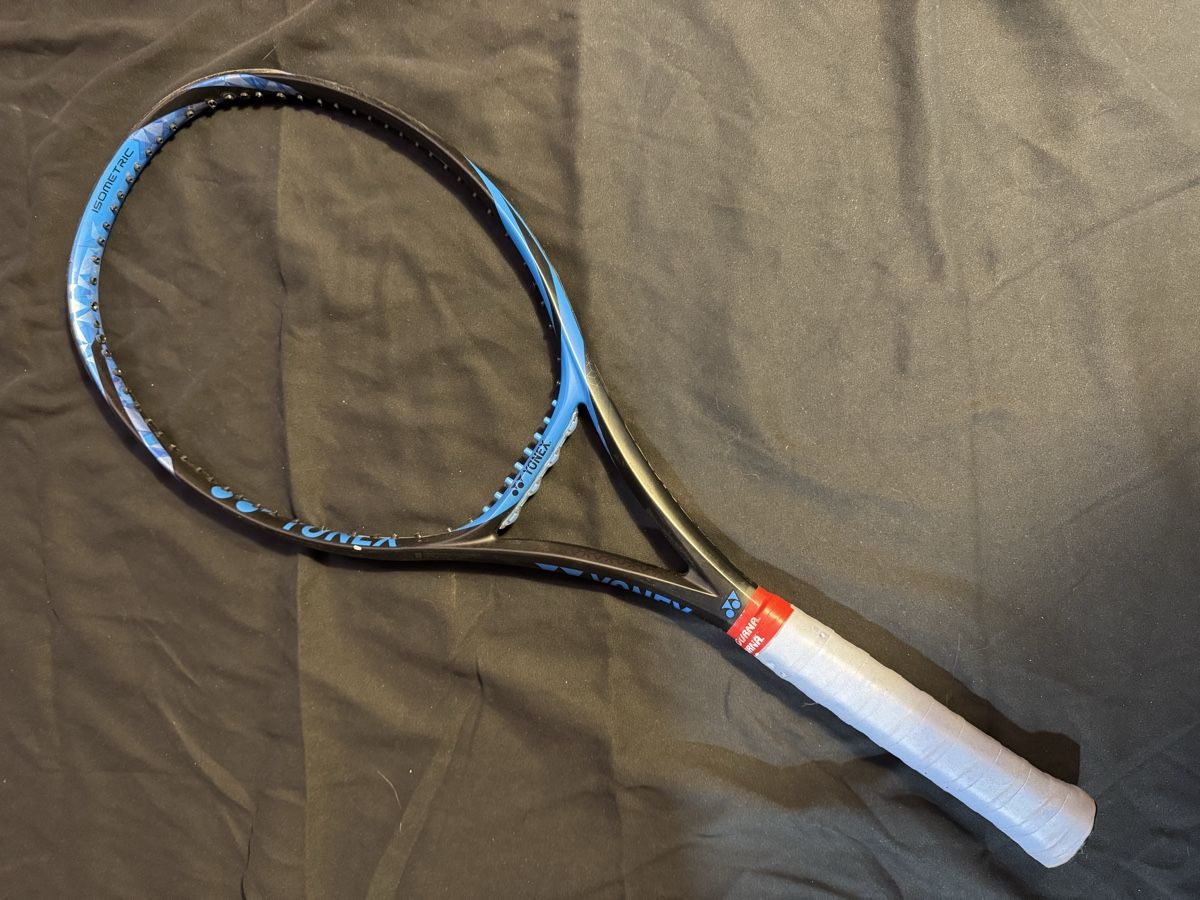 Yonex Racchette: Yonex EZONE 98, 305g, Griffgrösse 3 – Usato da Wettingen venduto da Chuljaa
