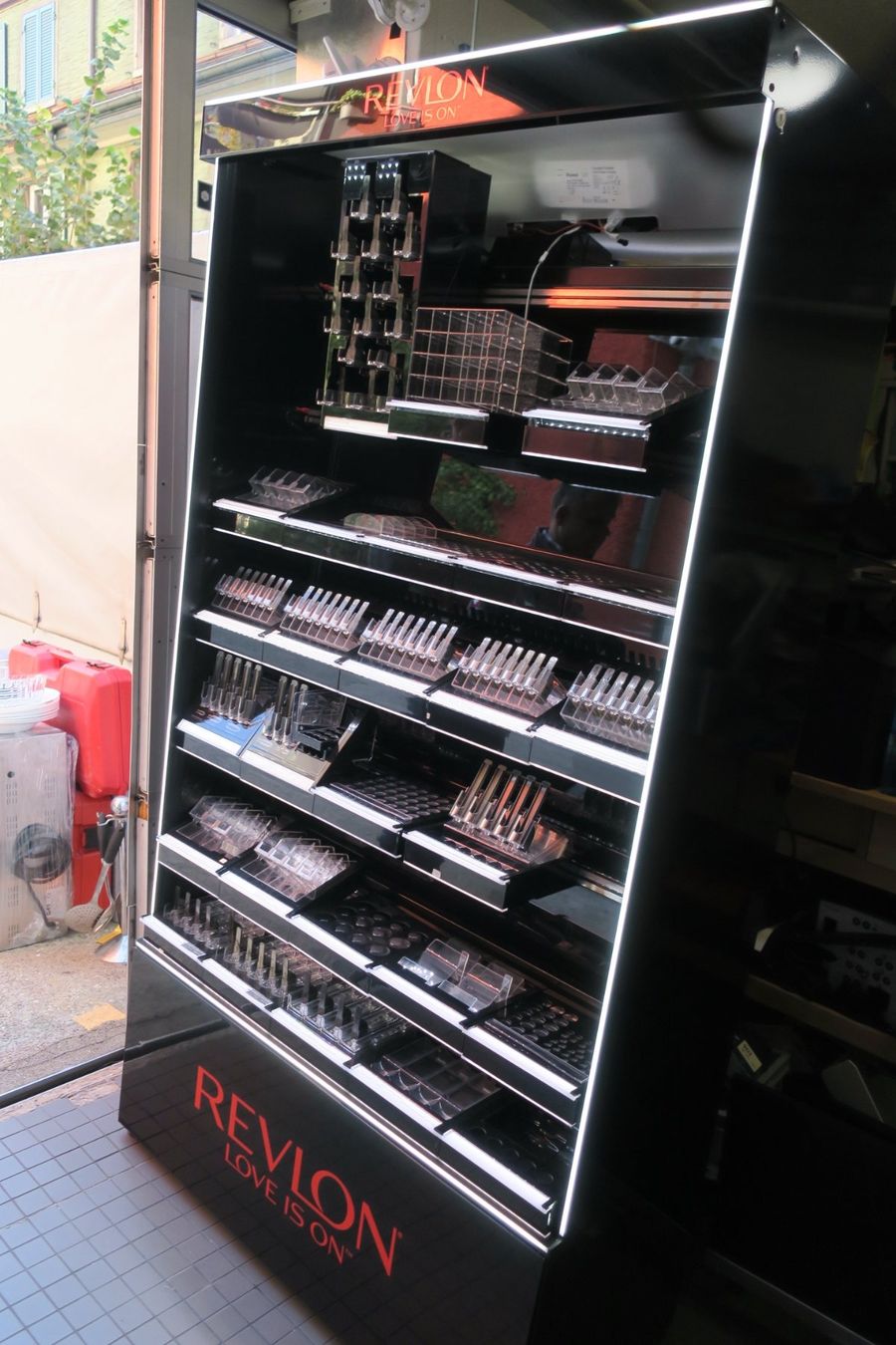 Altro per Gastronomia & Hotel: Revlon Make-up Display Stand – Usato da Zürich venduto da Enoooo 7