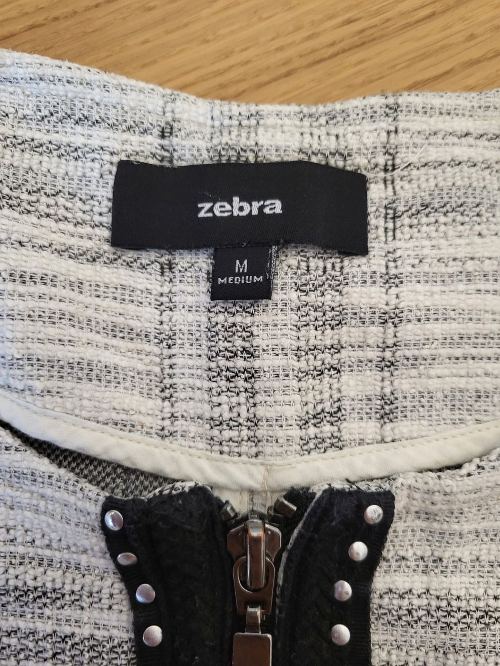 Zebra Pullover & Sweatshirts: Zebra Pullover Damen dünn mit Reissverschluss Grösse M – Gebraucht aus Arnegg von Michirech 1
