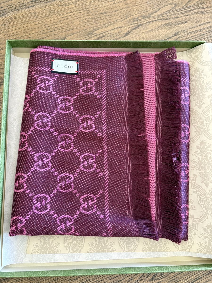 Gucci Foulards & écharpes: Gucci GG Wool Scarf  – Neuf (Voir description) à Allaman par Bertie555 8