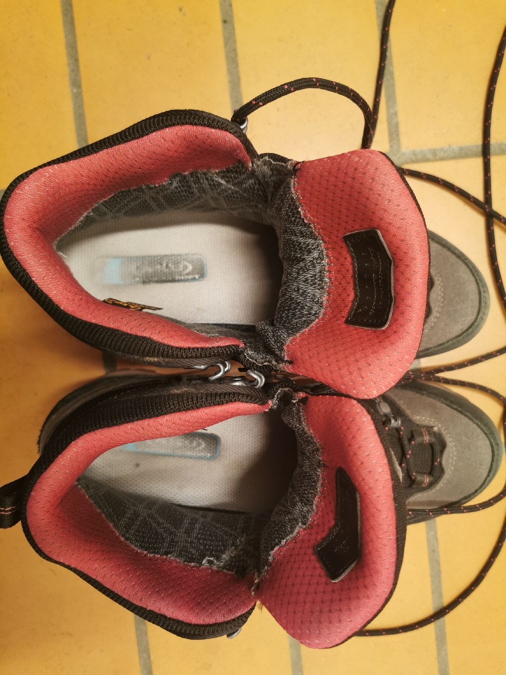 Aku Scarpe da donna: Wanderschuhe Damen Gr. 39.5 von AKU – Usato da Zollikerberg venduto da nicolehuesl 2