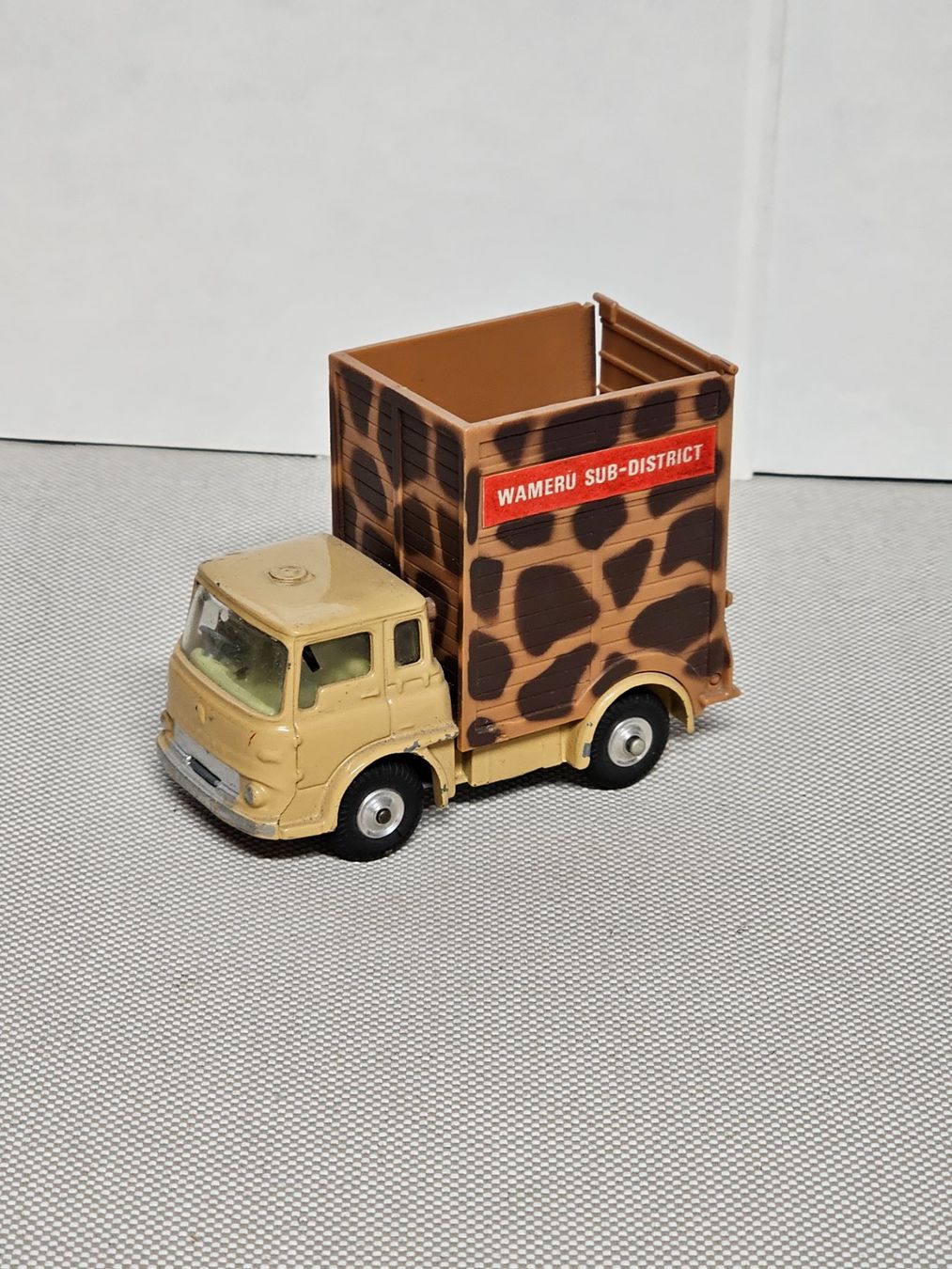 Corgi Toys Modellautos: Corgi Bedford Cargo – Gebraucht aus Starrkirch-Wil von easygo13