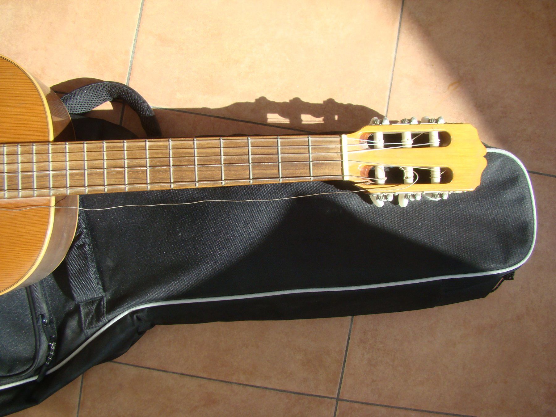 Strumenti musicali: Gitarre Espala Mod. S-61, Spanien defekt mit Hülle – Difettoso da Walzenhausen venduto da Vanquish711 2