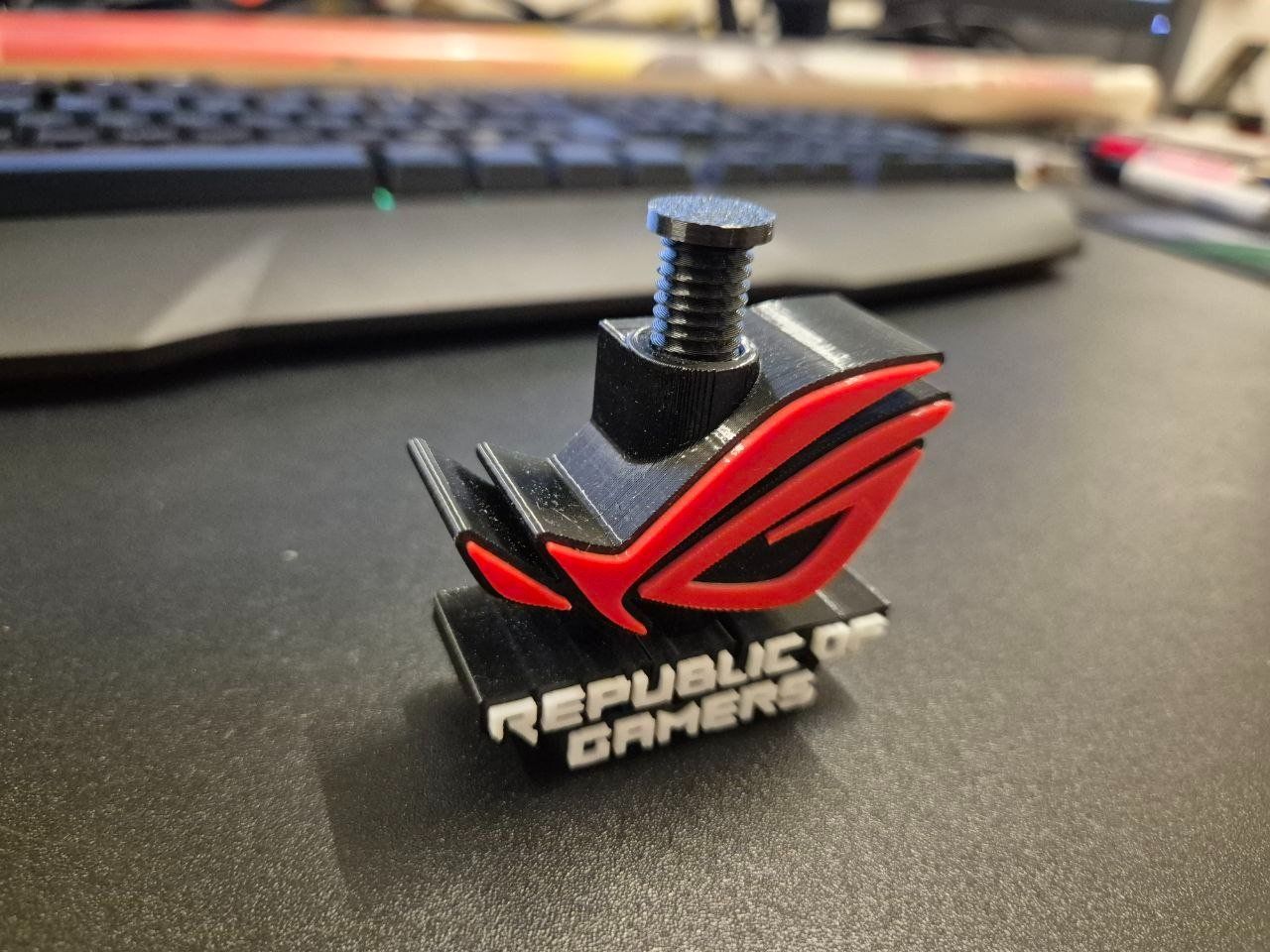 Schede grafiche: Neuer ASUS Rog Gaming Design GPU Grafikkarten Halterung – Nuovo e nell'imballaggio originale da Volketswil venduto da CinziaVolki 1