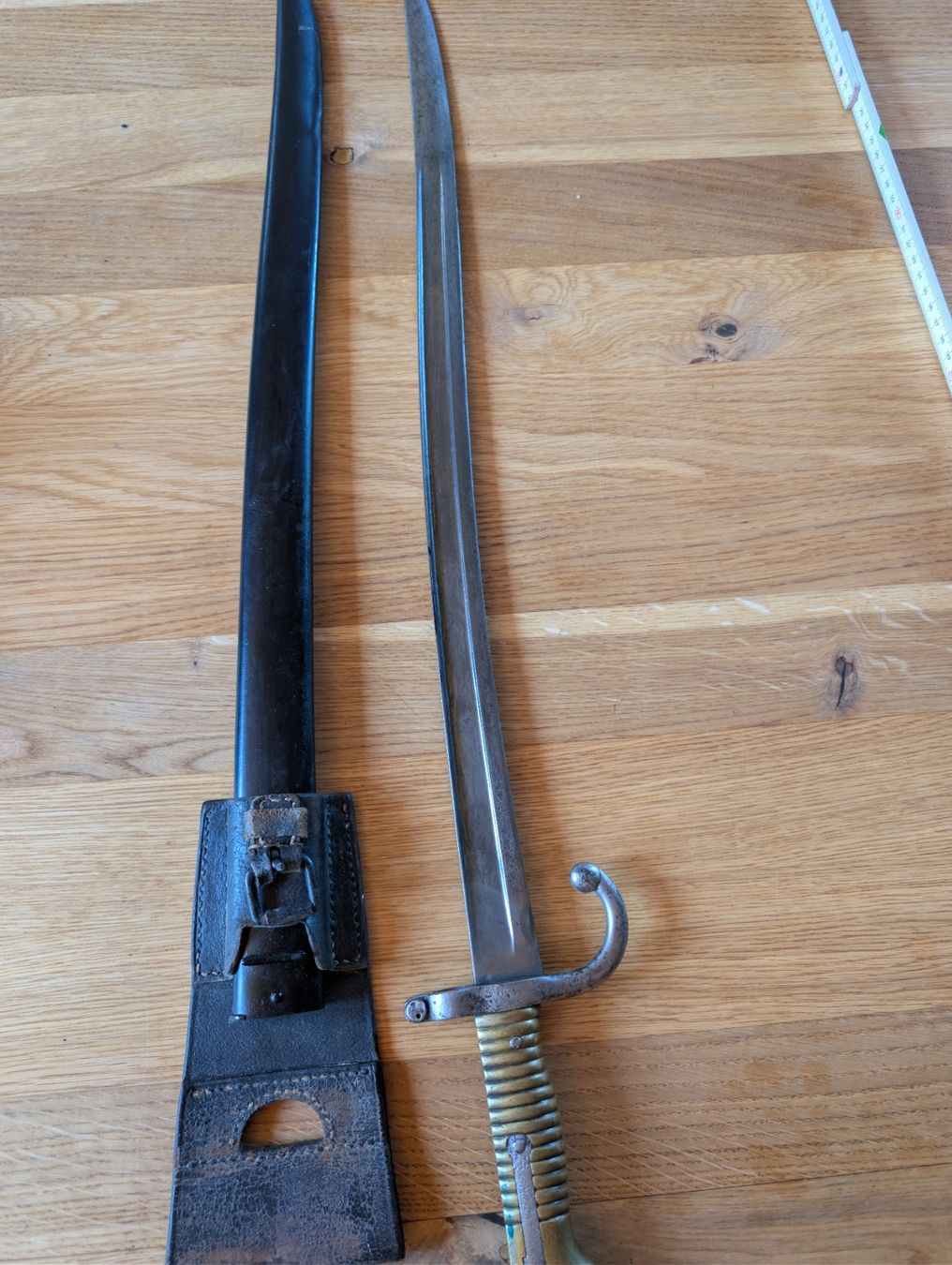 Armée suisse Armes blanches: Antikes Bajonett / Säbel – D'occasion à Wynau par Zebrafurz 2