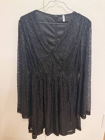 Schwarzes Glitzerkleid Grösse 36/38