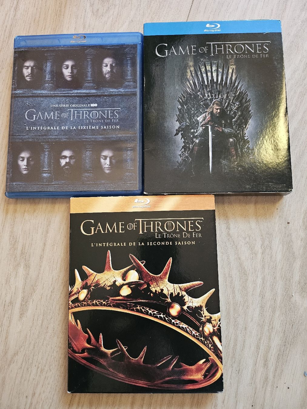 Tutti i DVDs: Game of Thrones Blu-Ray saisons 2 + 6 + Intégrale! – Usato da La Joux FR venduto da car_ck96