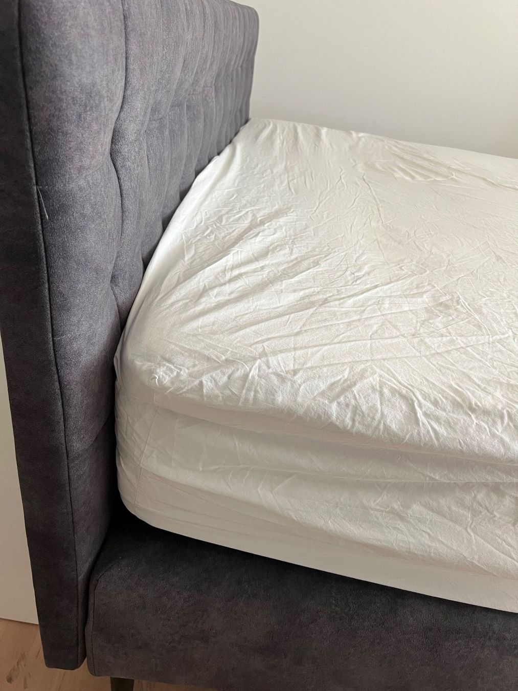 Betten: Boxspringbett grau (ohne Matratze) – Gebraucht aus Killwangen von leoleoleoleoleo 1