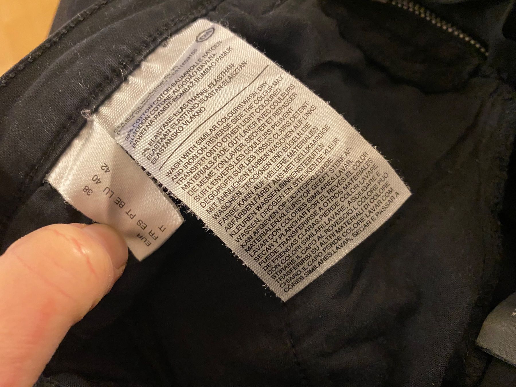 C&A Pantaloni: Hose schwarz Gr 38 – Usato da Zürich venduto da Herbion1 4