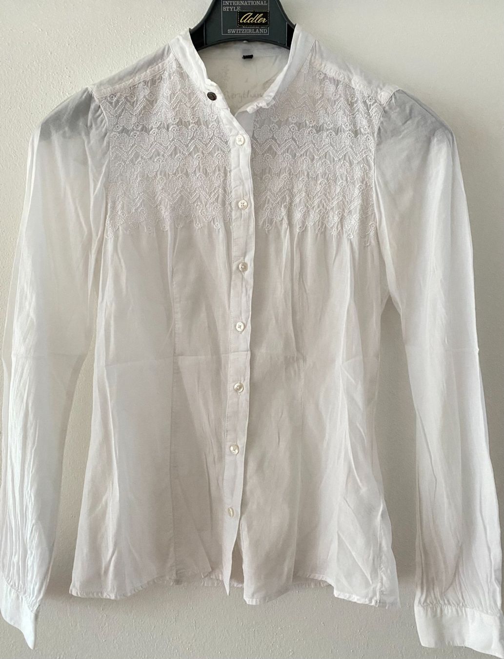 Mexx Camicette: Elegant White Blouse from Mexx – Nuovo (secondo la descrizione) da Wohlen b. Bern venduto da cookiemonster