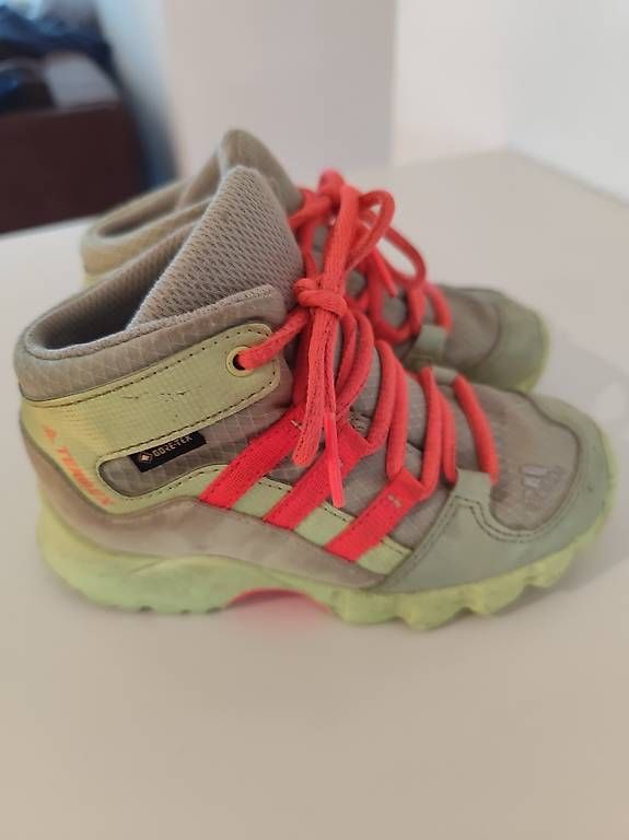 Scarpe per ragazzi: Adidas Terrex Wanderschuhe Grösse 25 – Usato da Buochs venduto da sab_pkg9 1