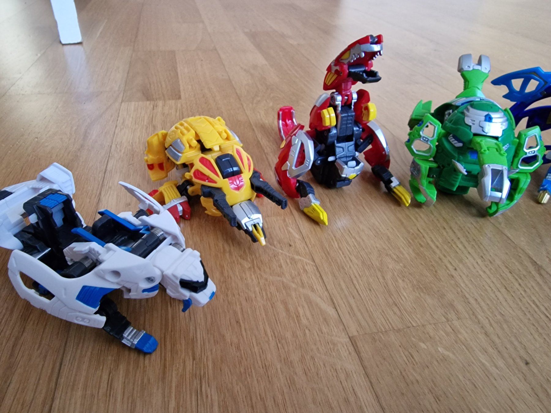 Spielzeuge: Hello Carbot Figuren Set 7 teilig – Gebraucht aus Würenlingen von zezy 2