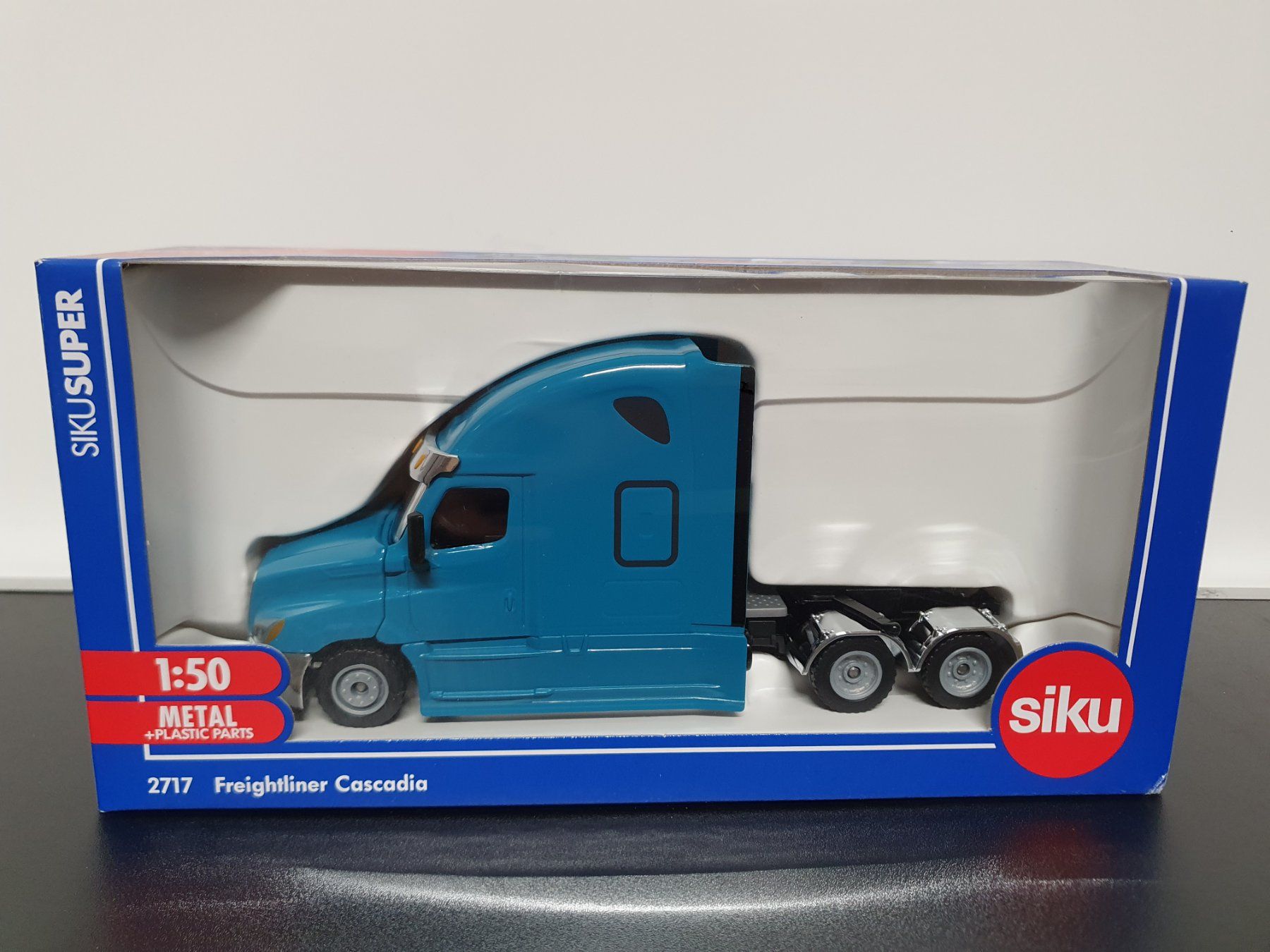 Siku Giocattoli: Neu - Siku - Freightliner Cascadia – Nuovo e nell'imballaggio originale da Dagmersellen venduto da Jarsetz_Restposten