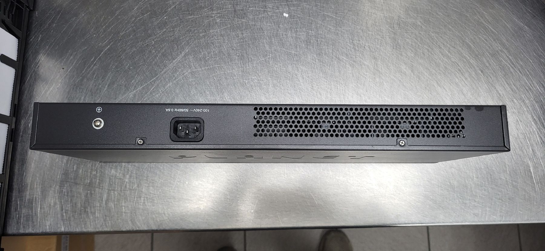 Hubs & Switches: PLANET 24 Port Gigabit Ethernet Switch – D'occasion à Rüti ZH par Isa8630 4