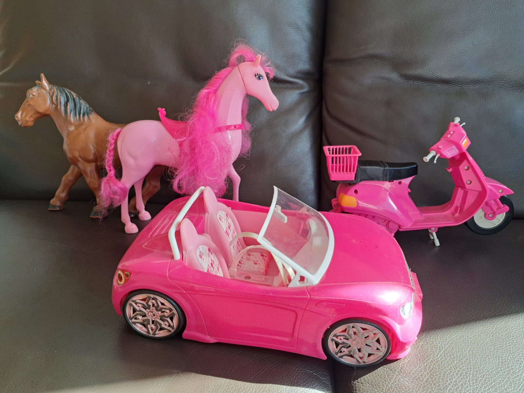 Jouets: Barbie: Auto, Pferde, Motorroller – D'occasion à Ringgenberg BE par suwi15