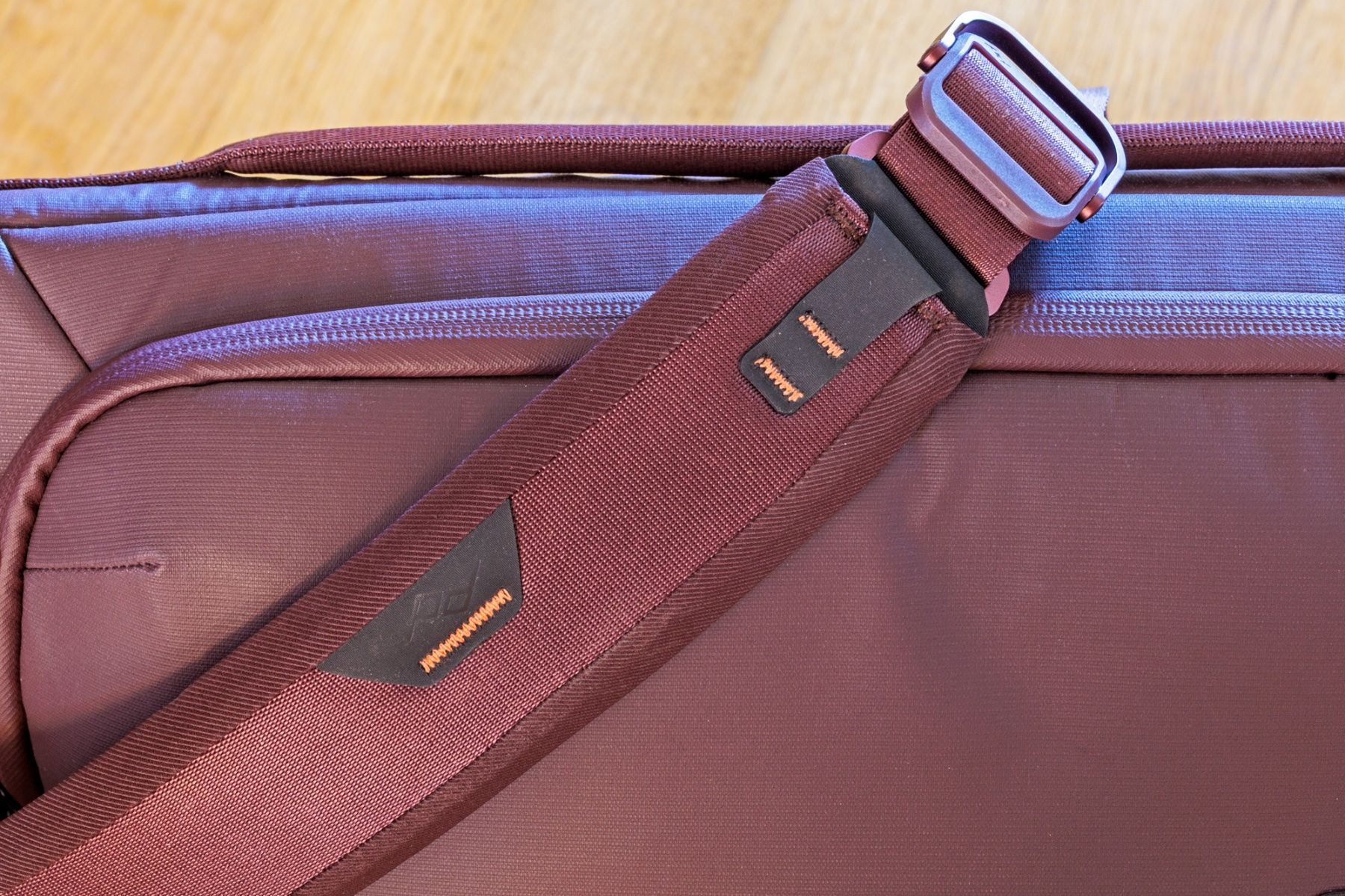 Borse: Peak Design Kameratasche Everyday Sling 10l eclipse purple – Nuovo (secondo la descrizione) da Thun venduto da Bertie_64 5