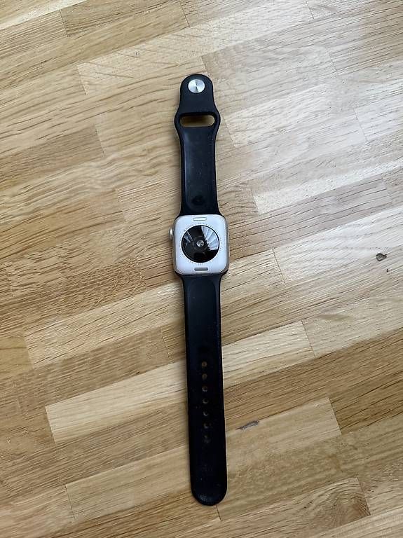Smartwatch: Apple Watch SE (GPS) 2. Generation  – Usato da Muttenz venduto da sil_9rmc 1