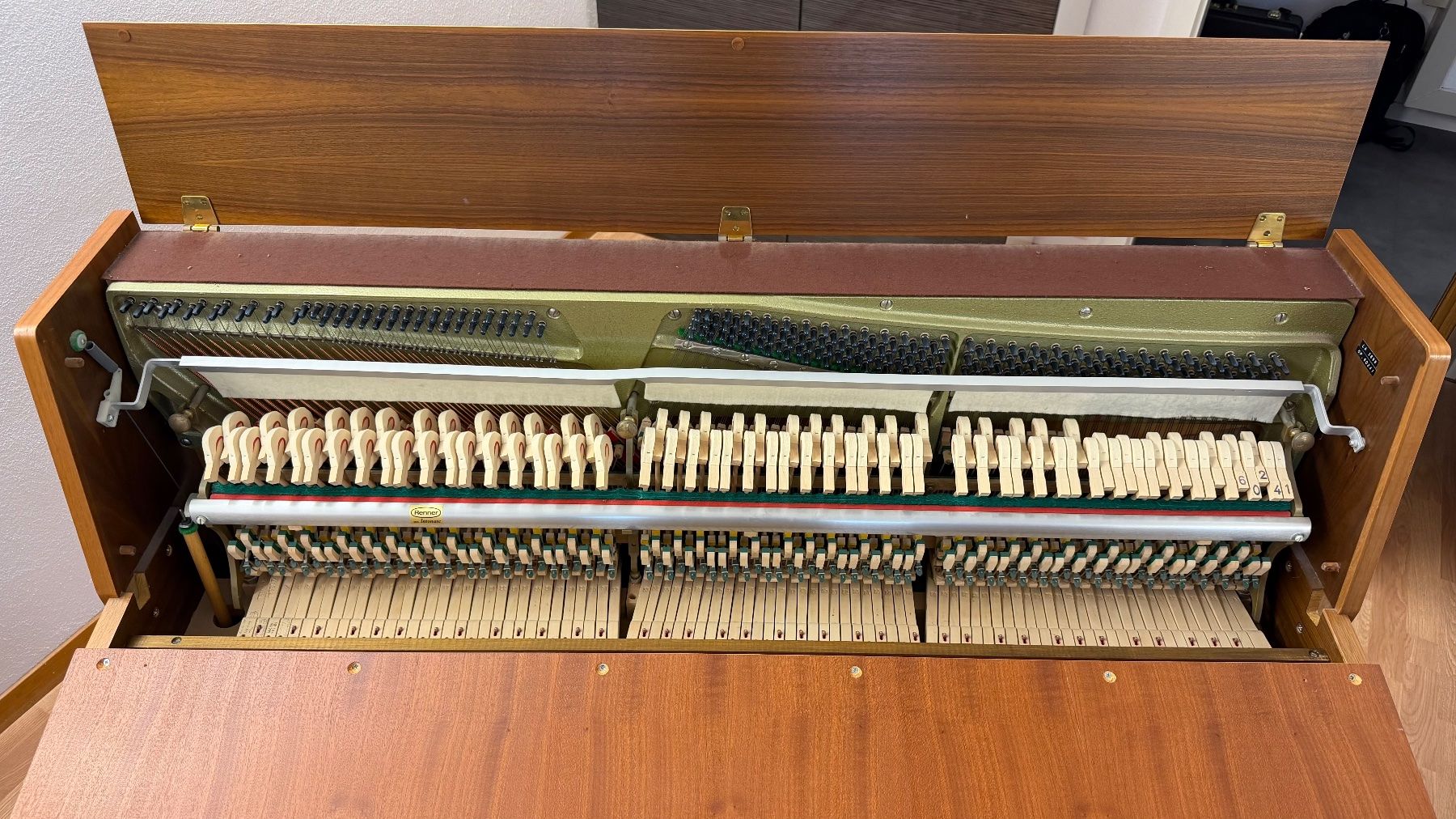 Strumenti musicali: Klavier NYLUND & SON mit Hocker! – Usato da Oberdiessbach venduto da LionskingTM 5
