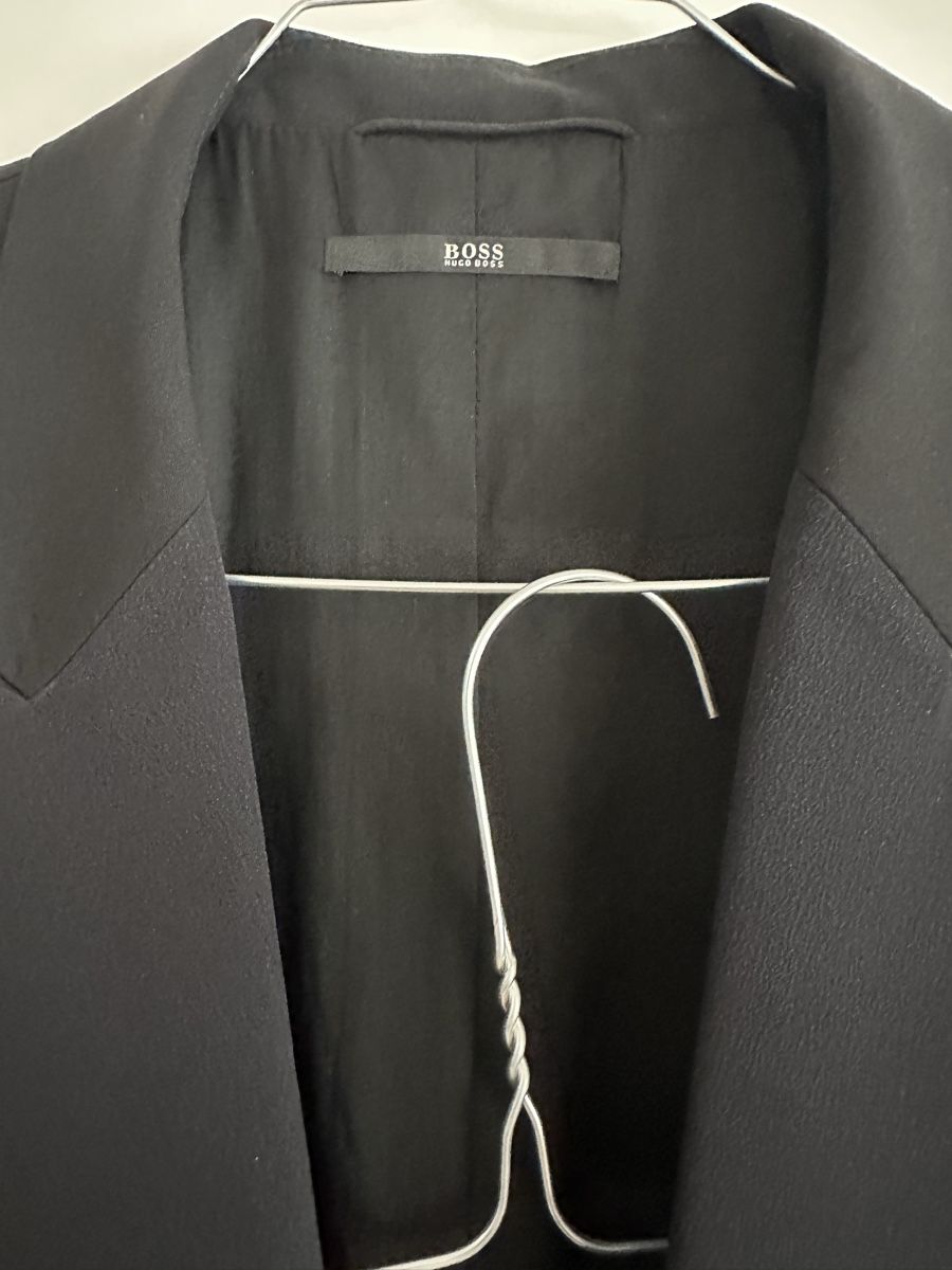 Anzüge & Kostüme: Hugo Boss Anzug Damen – Gebraucht aus Riehen von gom_5x2c 1
