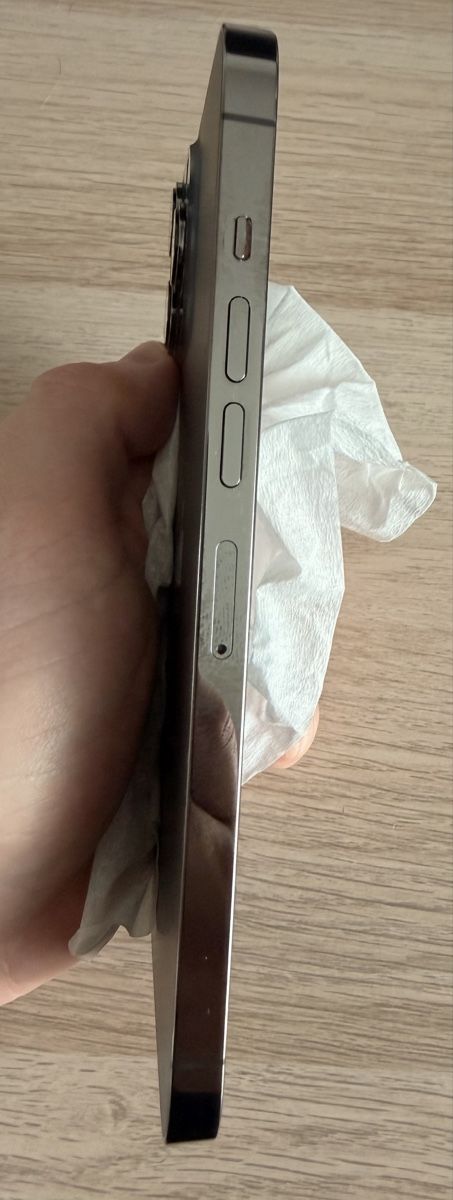 Apple Telefoni cellulari / Smartphones: Apple iPhone 13 Pro Max 256 GB Graphit + Quadlock Handyhülle – Usato da Dübendorf venduto da ale_5kd8 5