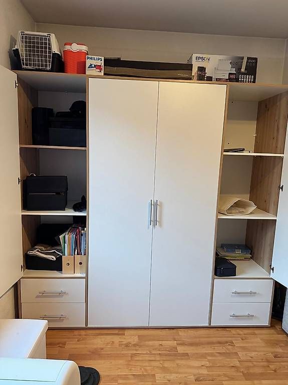 Armadi: Kleiderschrank  – Usato da einigen venduto da unicornhunter 3