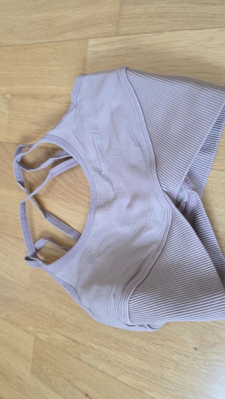 Lotti di vestiti: Sportset – Usato da Dübendorf venduto da Jolenia 2