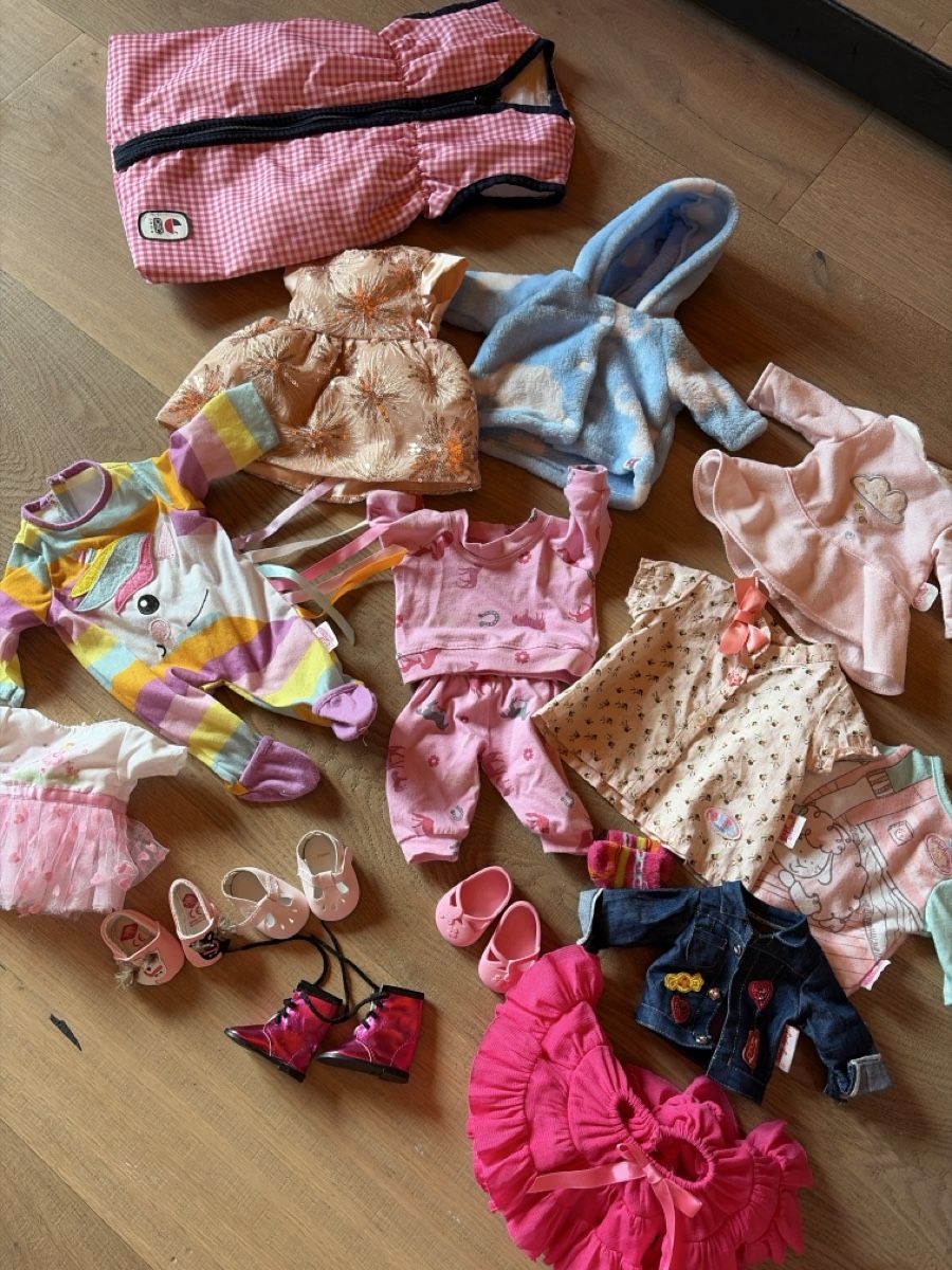 Bambole: Puppenkleider gekauft 2020-2025 – Usato da Saanenmöser venduto da ballerinas