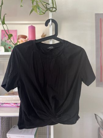 Monki Top S mit Knoten-Detail