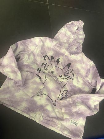 Pokémon Hoodie Lila Grösse 152 Pikachu Aufdruck 