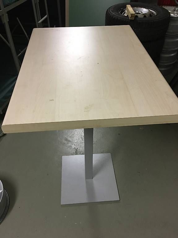 Tische: Bar Tisch – Gebraucht aus Schwaderloch von z_g