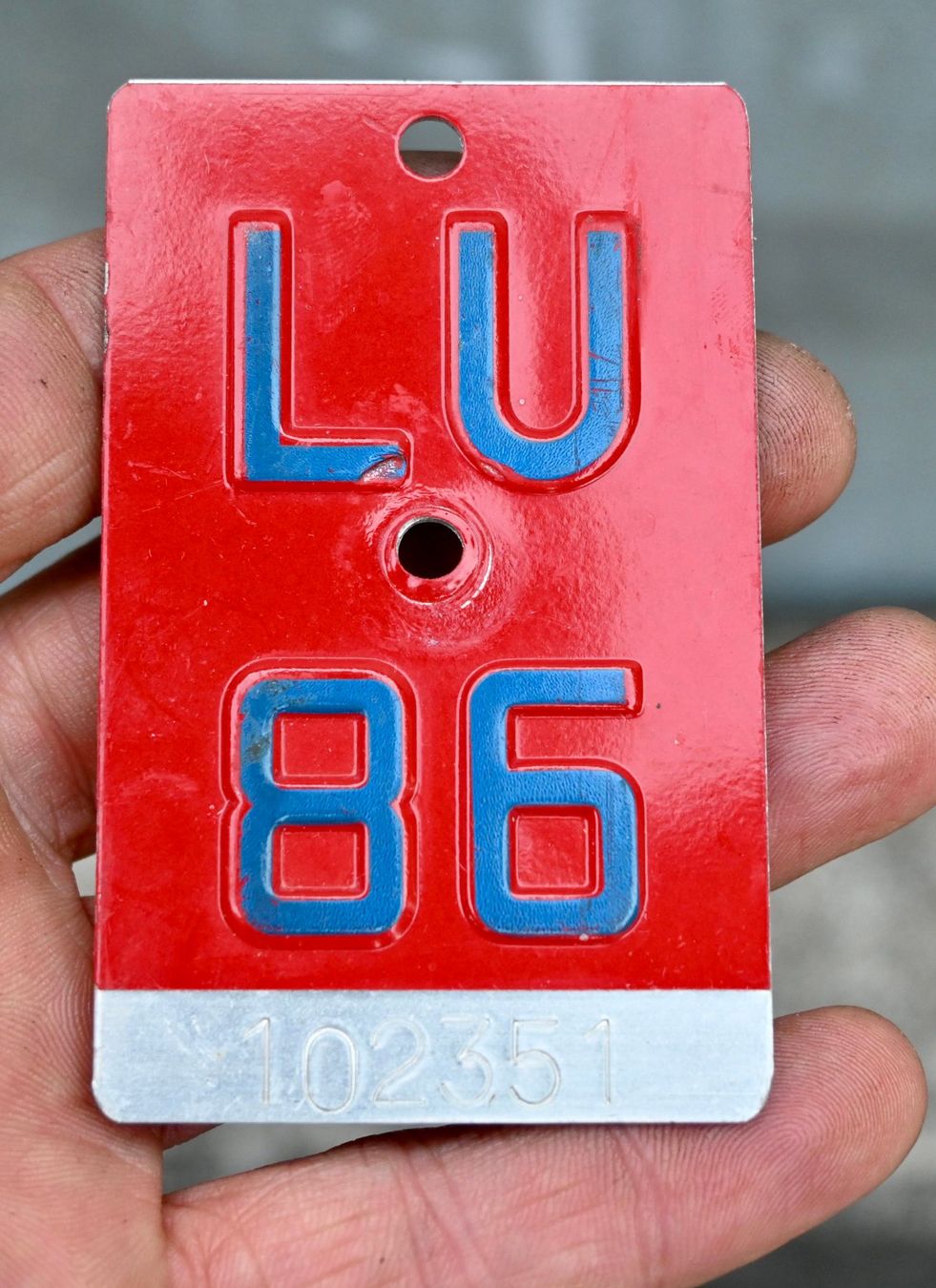 Insegne: Velonummer LU 86 von 1986 Luzern – Usato da Pfaffhausen venduto da mono_rec