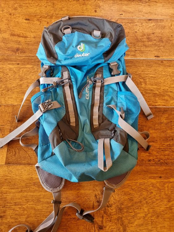 Deuter Climber 22: mochila de senderismo para niños cómoda y modulable