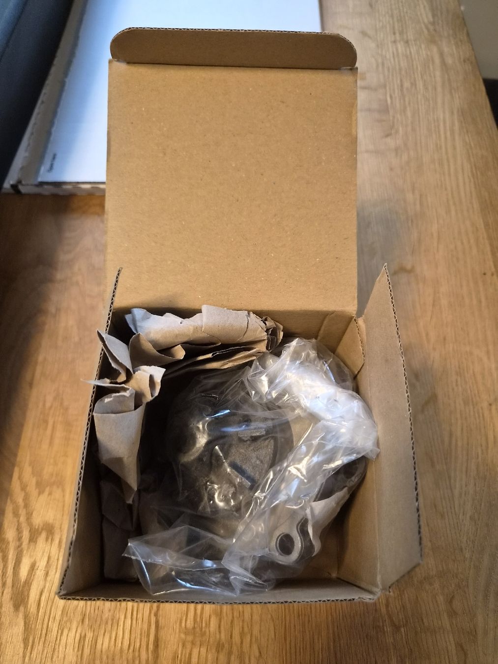 Saab Alle Autoersatzteile: saab 900 neue Wasserpumpe – Neu und originalverpackt aus Zuzwil SG von Phwsg 2