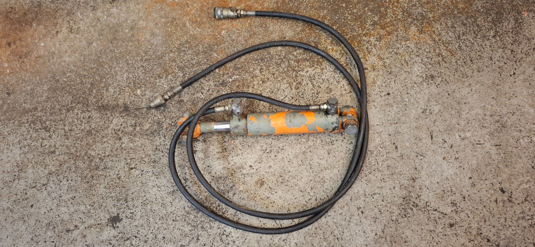 Altri prodotti elettronici: Hydraulikzylinder – Usato da Oberiberg venduto da Eagle19 3