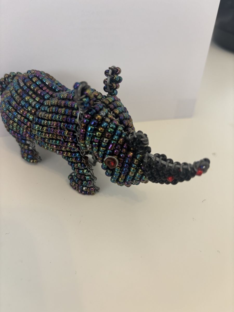 Statuette: Handgemachter Perlen-Elefant und Nashorn – Usato da Küttigen venduto da GitLab 4