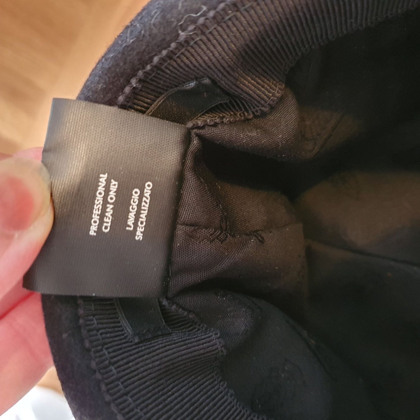 Gucci Copricapi, berretti & cappellini: Chapeau noir dame GUCCI – Usato da Prilly venduto da RoDyRe 7