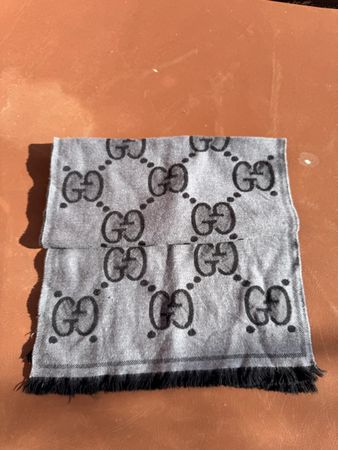 Écharpe Gucci chaude