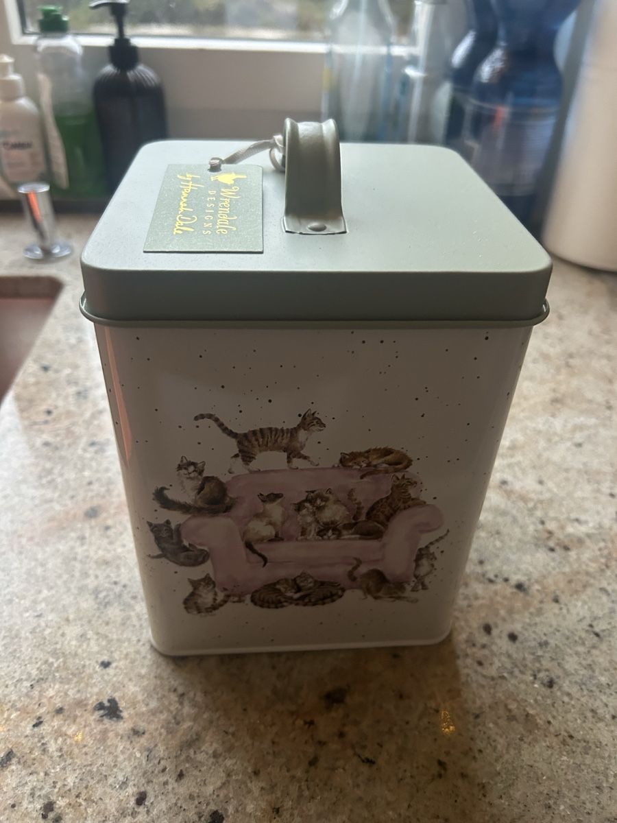 Futter: Wrendale Katzenfutter - Box – Neu und originalverpackt aus Bottmingen von Jstraehl