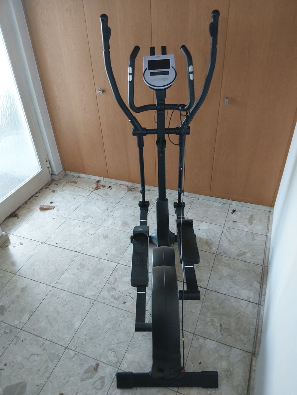 Vélos d'appartement: Crosstrainer C.16 Heimsportgerät gebraucht – Défectueux à Gamprin par philipp33 3