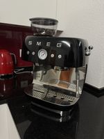 SMEG EGF03 – eine Siebträger-Espressomaschine mit integriert