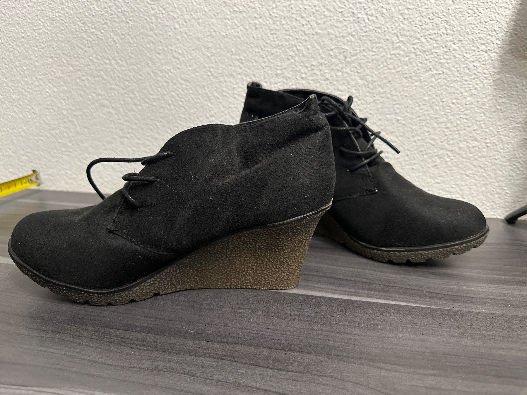 Damenschuhe: Stiefeletten Grösse 42 – Gebraucht aus Aarburg von Tonija
