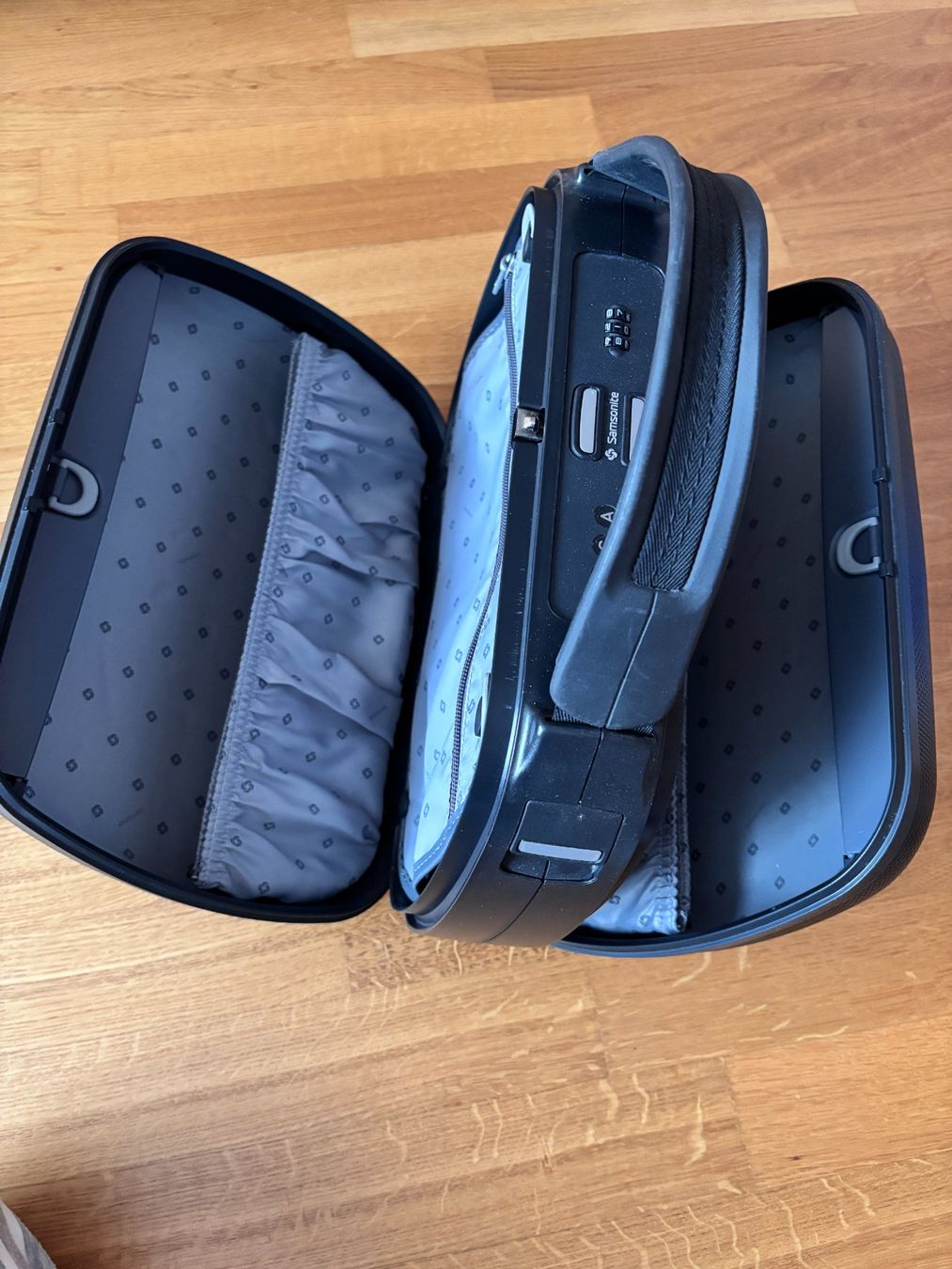 Samsonite Valigie: Beauty Case Samsonite schwarz – Usato da Pfäffikon ZH venduto da Luciernaga 5