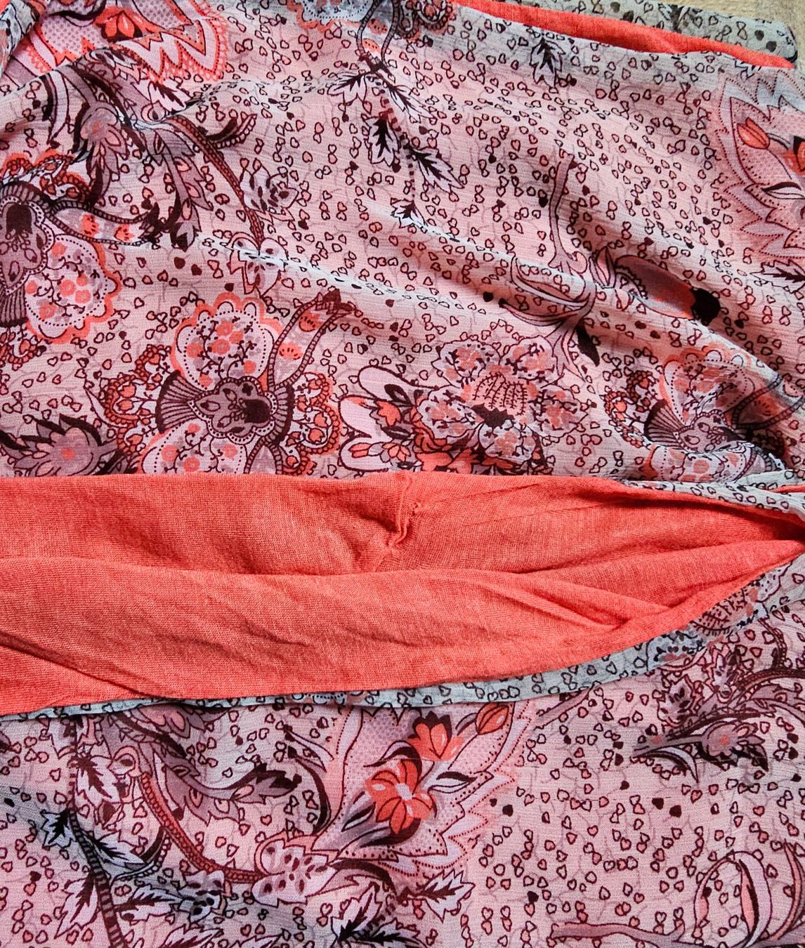 Foulard & Sciarpe: Endlos Schal 2 seitig tragbar uni / gemustert – Usato da Füllinsdorf venduto da Sunnebliemli7 1