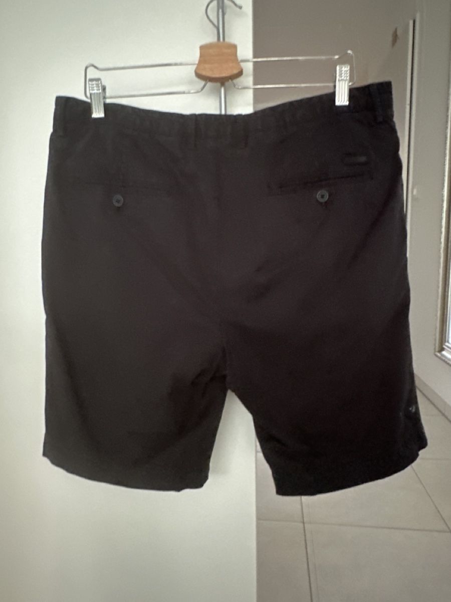 Hugo Boss Pantaloni: Boss Shorts – Usato da Baar venduto da Esavi 2
