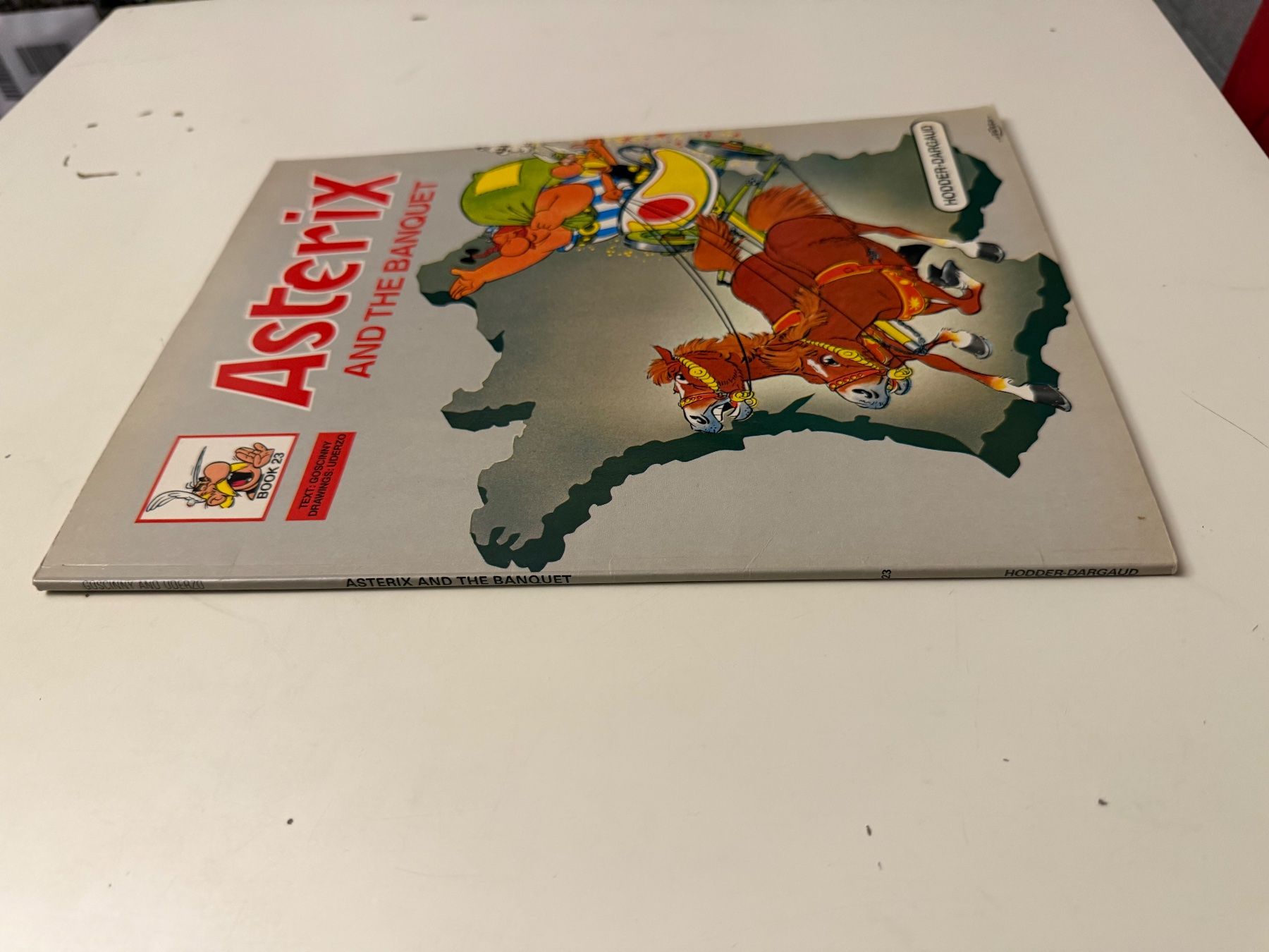 Fumetti: Asterix and the Banquet Softcover – Usato da Münsingen venduto da Ganjam 1