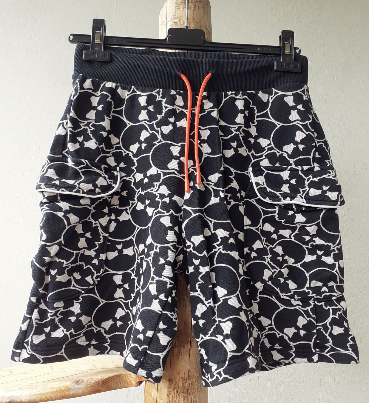 Sisley Pantaloni: Sisley Shorts XS – Usato da Bern venduto da Solarsystem 5