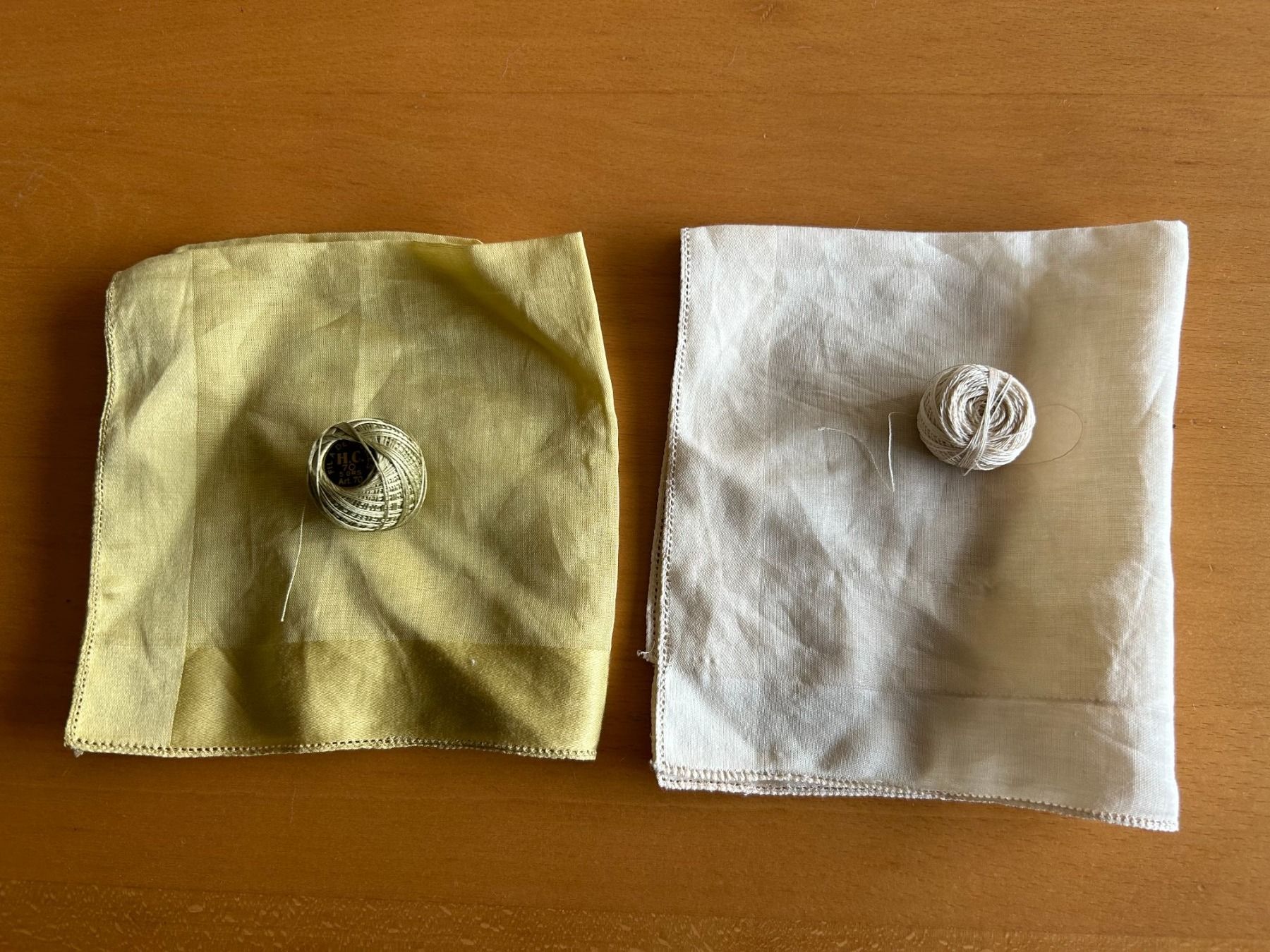 Altro in  Abbigliamento & Accessori: Zwei Taschentücher umhäkeln mit passendem Spitzengarn – Usato da Hagendorn venduto da Teora66