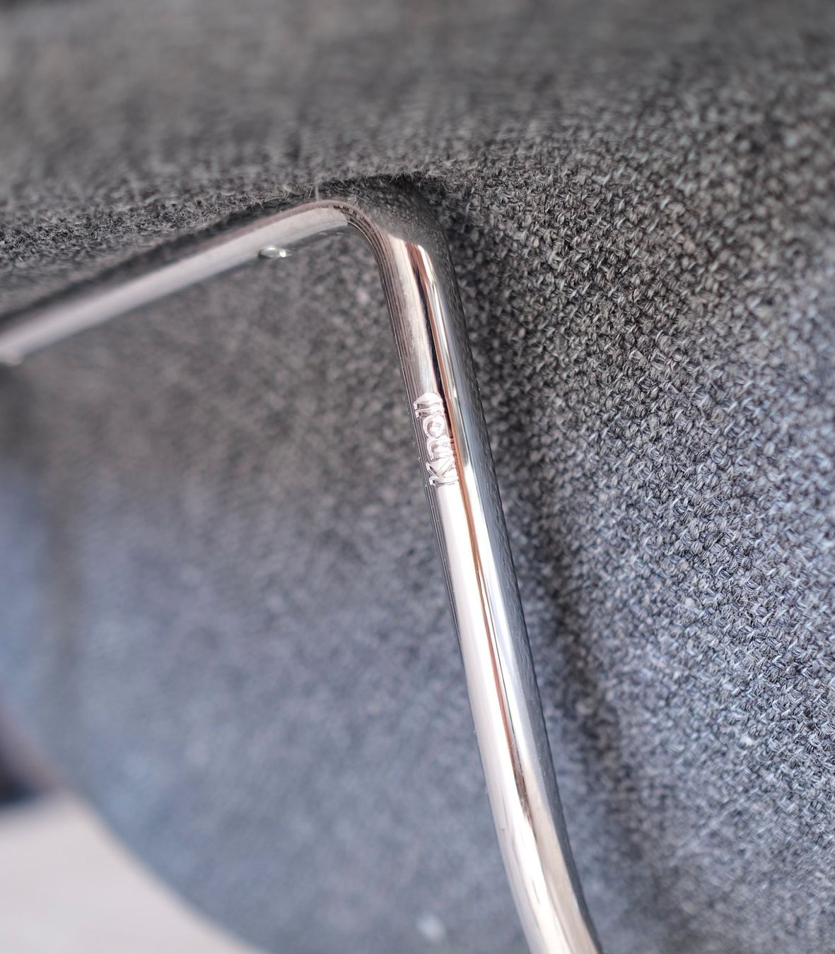 Knoll Poltrone: Knoll Womb Chair by Eero Saarinen – Usato da Bern venduto da Zmodern_CON 8