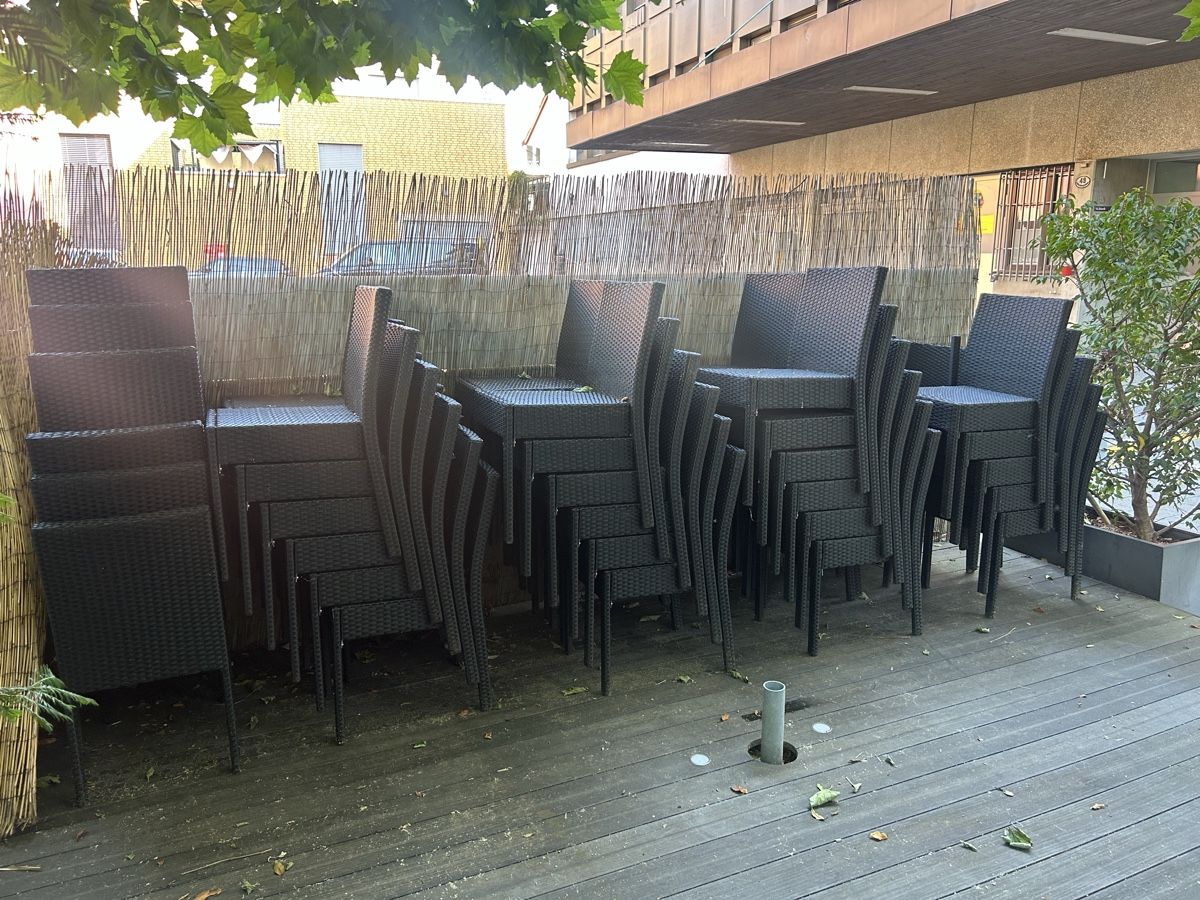 Chaises: Kompl Inventar Restaurant – D'occasion à Stans par Benzen 7